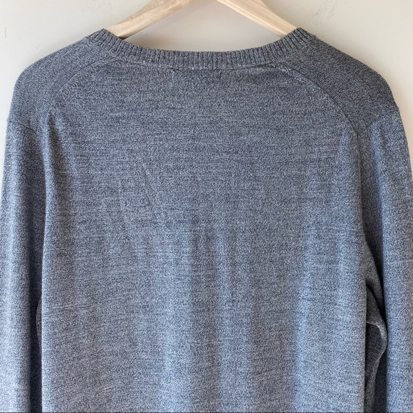 Banana Republic Extra Fine Merino Wool Gray V-Neck Sweater Sz L - Picture 6 of 8